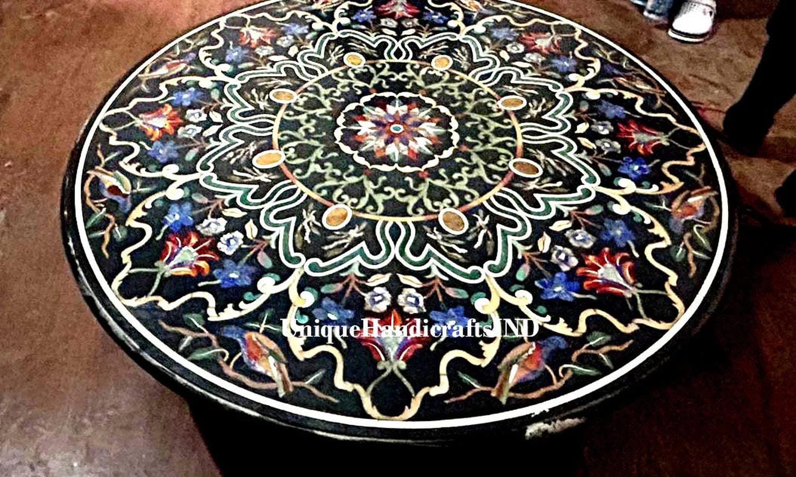 Round Black Marble Coffee Table Top Semi Precious Inlay Pietradura Floral Inlay art Work Living Room Table For Home Decor Unique Handicrafts IND