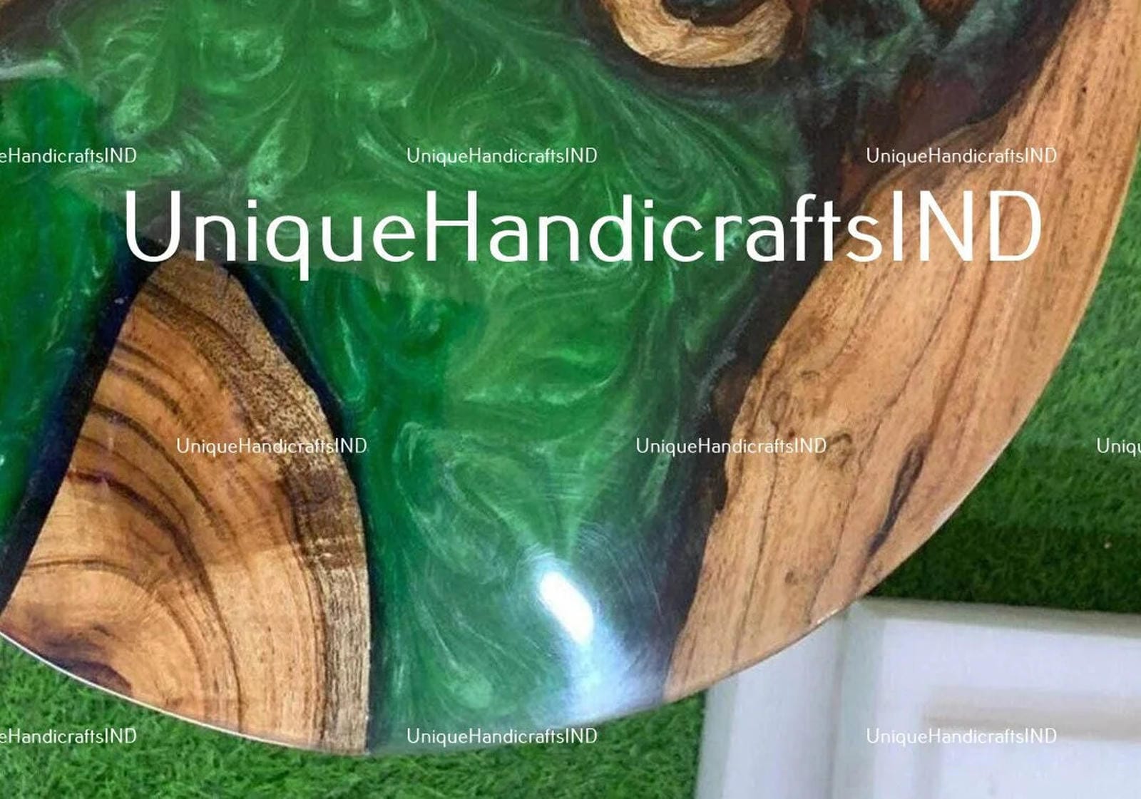 Round Table With Green Epoxy Resin River Art / Bistro Table / Restaurant Table / Natural Wood Walnut Table Garden Decor Furniture Unique Handicrafts IND