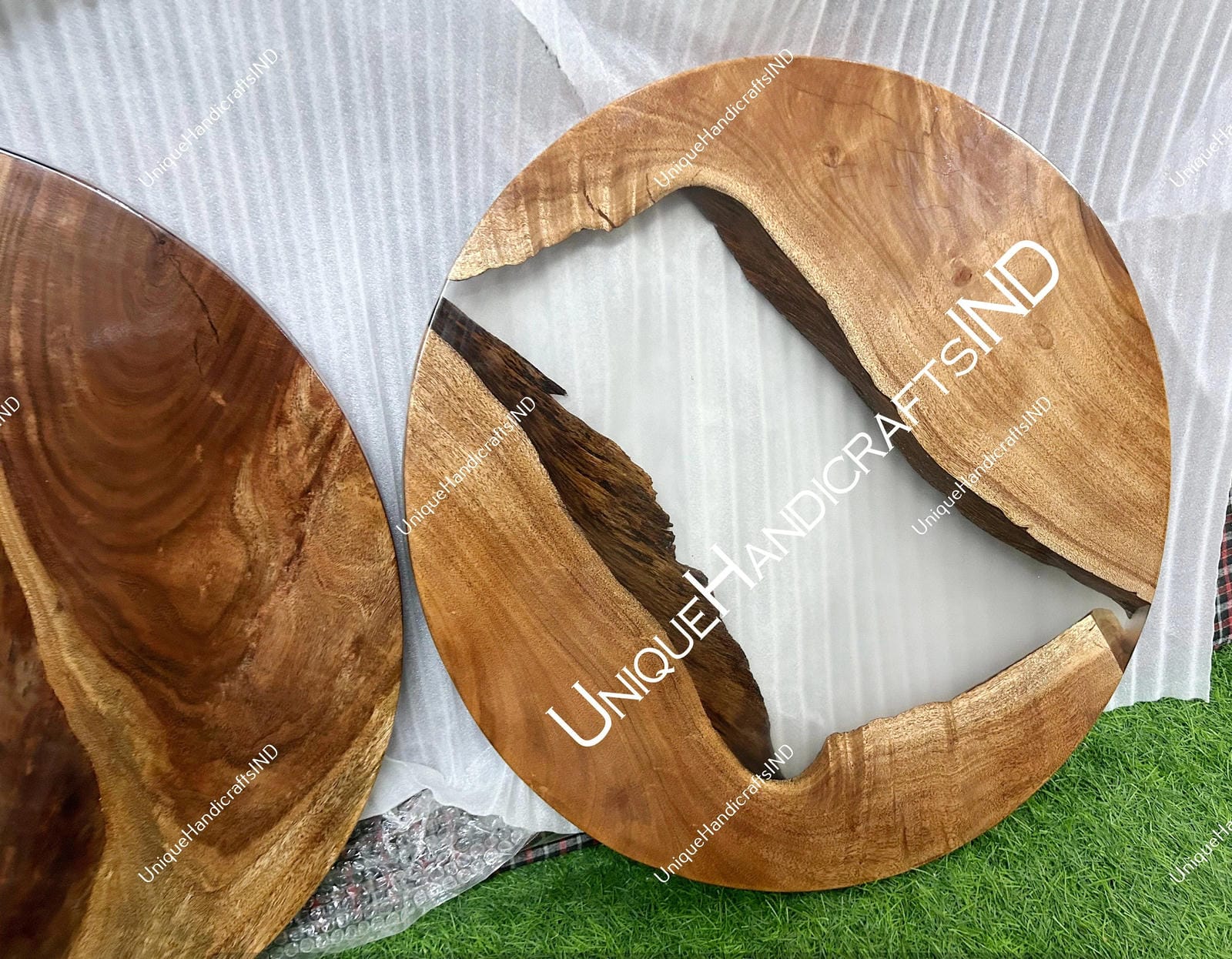 Round Epoxy Resin Table, Coffee Table, Wood Table ,Custom Order, Clear Epoxy Resin River Table, round Wood Home Decor Gift Unique Handicrafts IND