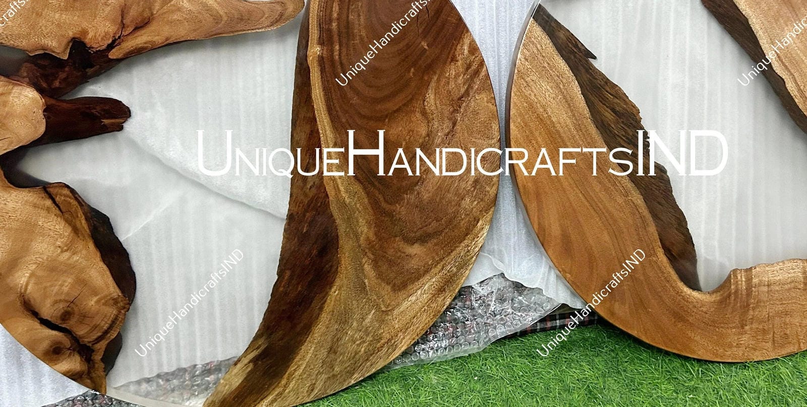 Round Epoxy Resin Table, Coffee Table, Wood Table ,Custom Order, Clear Epoxy Resin River Table, round Wood Home Decor Gift Unique Handicrafts IND