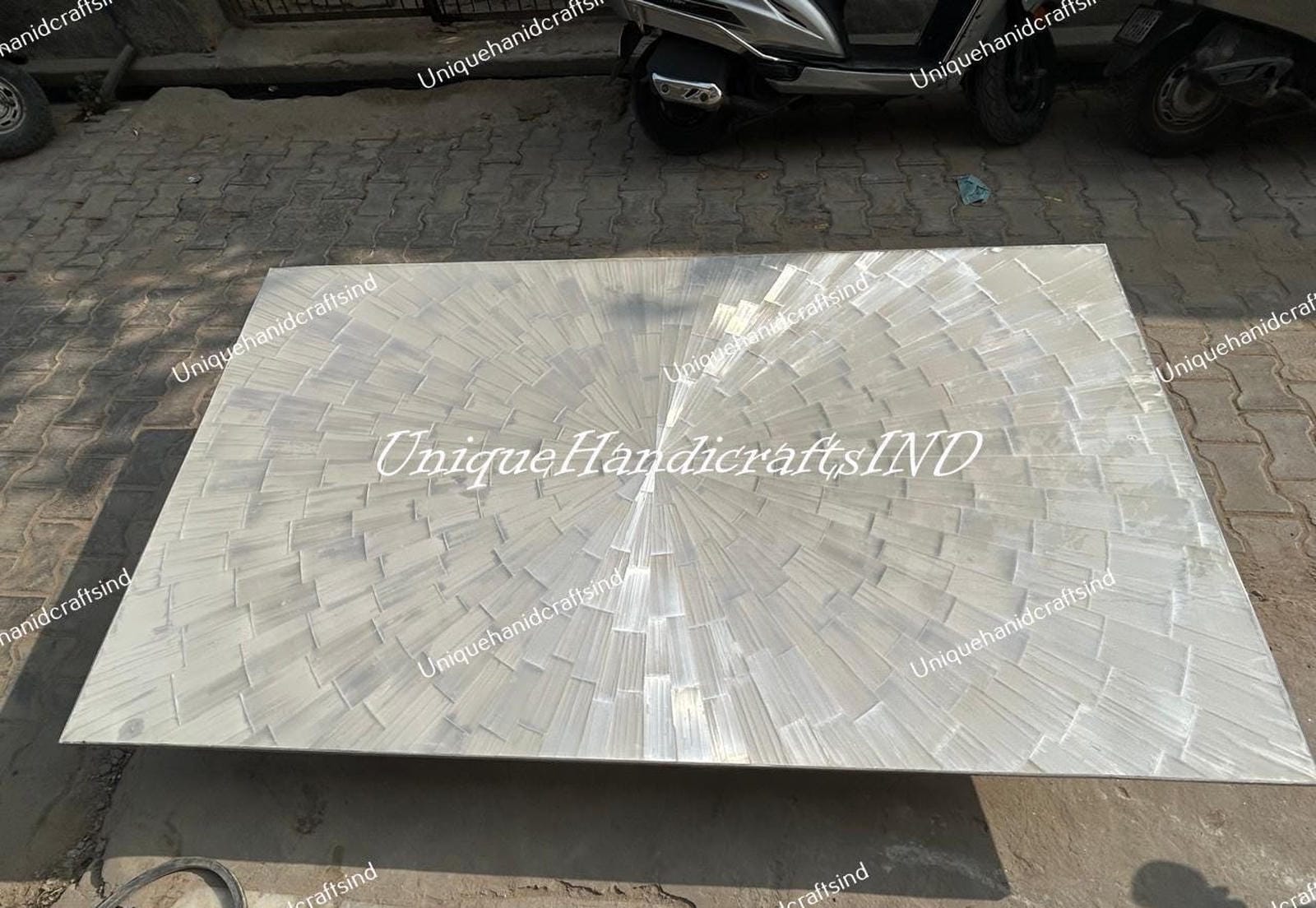 Elegant Selenite Dining Table – Handcrafted Natural Crystal Kitchen Table for Modern Homes Unique Handicrafts IND