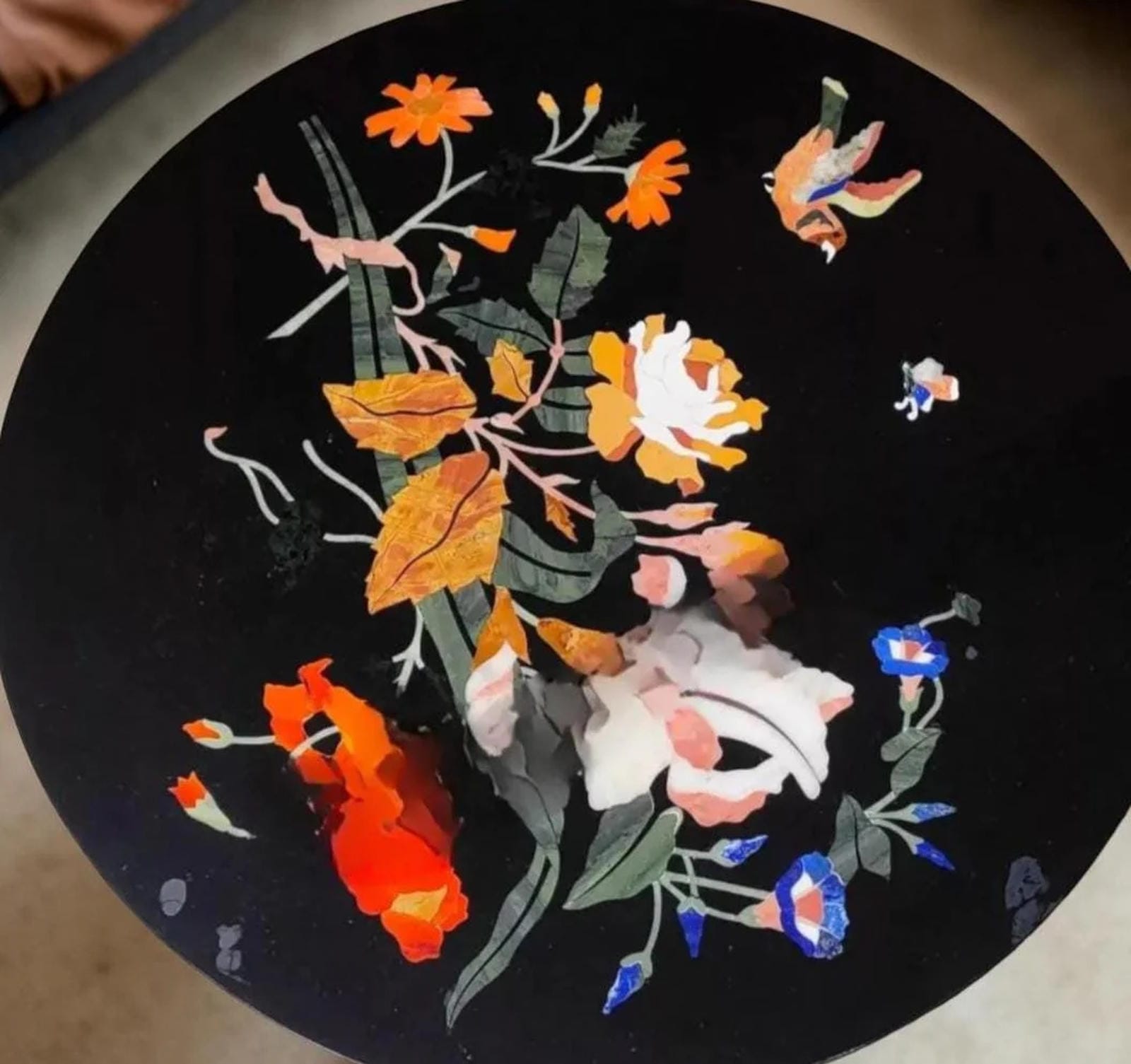 Black Marble Inlay Coffee Table – Handmade Round Side Table – Elegant Stone Accent Furniture Unique Handicrafts IND