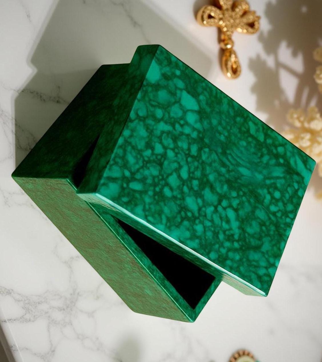 Malachite Inlay Jewelry Box – Handmade Stone Art Gift, Decorative Keepsake Box for Loved One, Unique Luxury Decor Unique Handicrafts IND