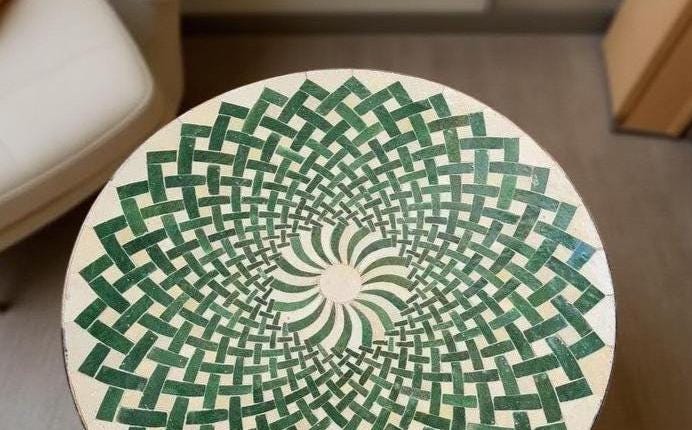 Exclusive White Marble Round Coffee Table with Malachite Mosaic – Handmade Italian Art Furniture for Home & Hotel Décor Unique Handicrafts IND