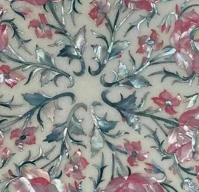White Marble Side Table Top – Rose Quartz Inlay Floral Pietra Dura Art – Semi-Precious Handmade Decor – Wedding Gift for Her Unique Handicrafts IND