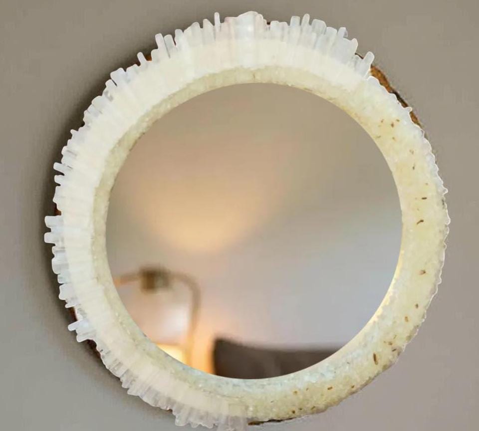 Elegant Quartz Wall Mirror – Handmade Crystal Gemstone Frame – Luxury Round Mirror for Living Room or Bedroom Décor Unique Handicrafts IND